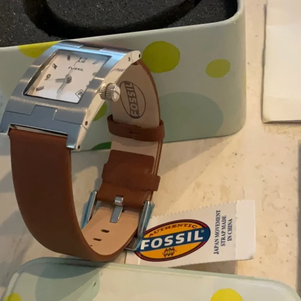 Fossil Watch Rectangle Leather Strap Water Resistant Silver Date New